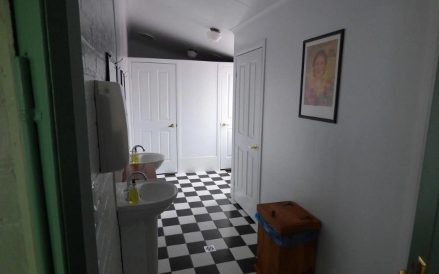 Tenterfield Lodge and Caravan Park