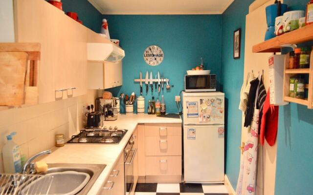 Two Bedroom Flat In Meadowbank