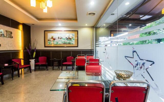 OYO 1635 New Star Hotel