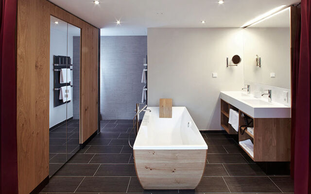 Anthony's Life & Style Hotel