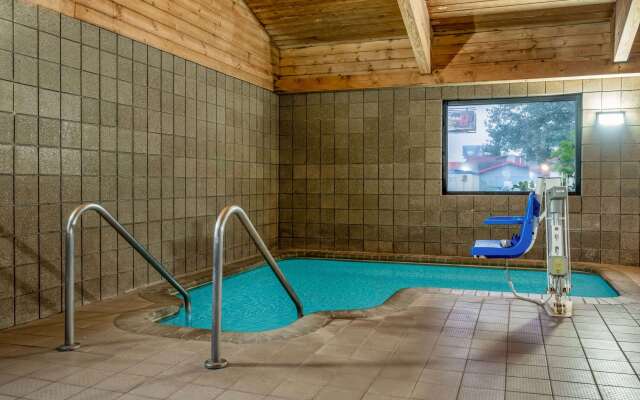 AmericInn by Wyndham Eau Claire