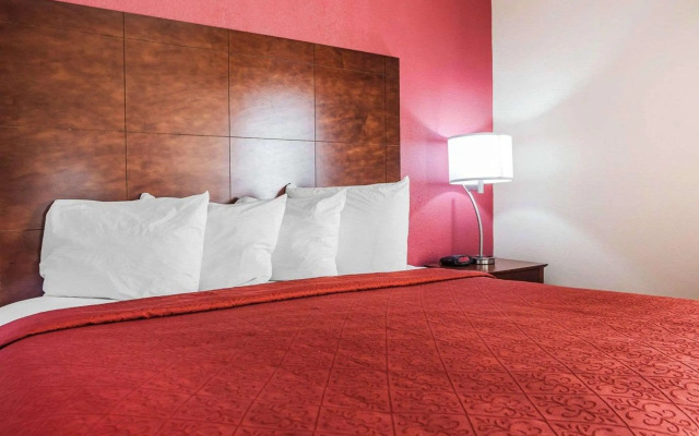 Quality Inn & Suites Altoona - Des Moines