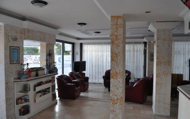 Rose Hotel