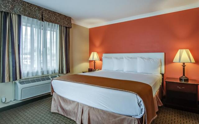 Howard Johnson Hotel & Suites by Wyndham Reseda