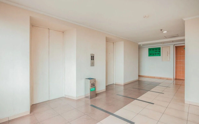 OYO 744 Cibubur Village Apartment