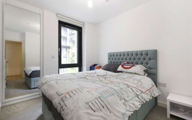 Incredible Newly Built 2 Bedroom Flat near Park