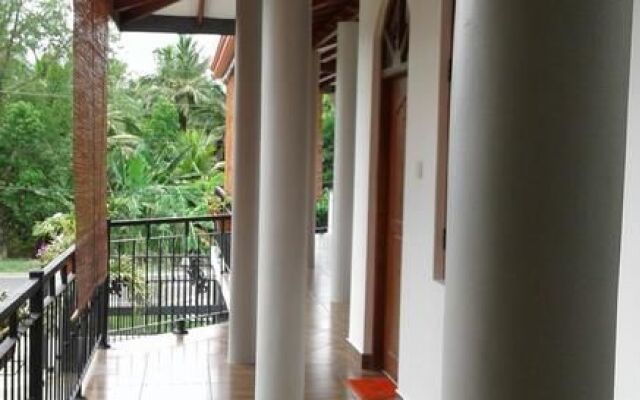 Peacock Vista - Polonnaruwa