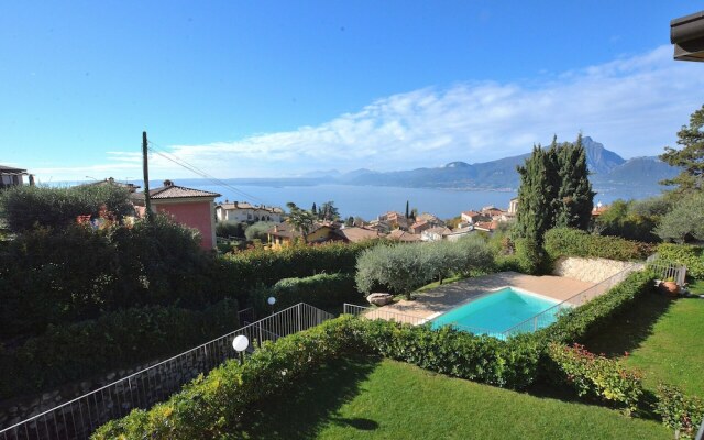 Apartment Bardino with Pool