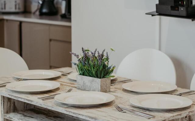 2 The Mews, Upper Bath Street