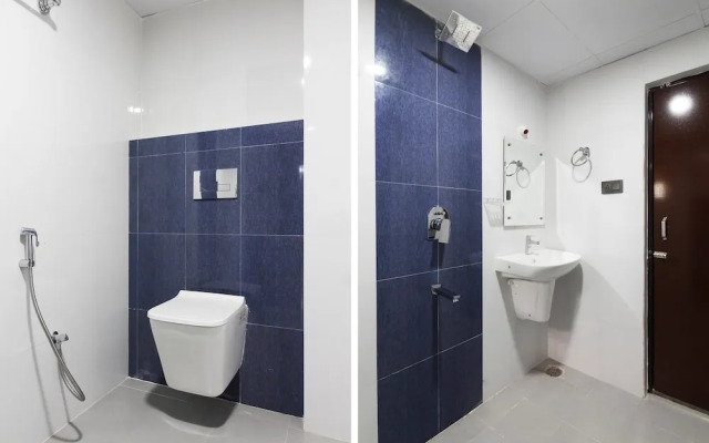 Mythri Hotel by OYO Rooms