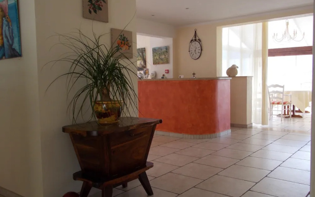 Au Relais Provencal