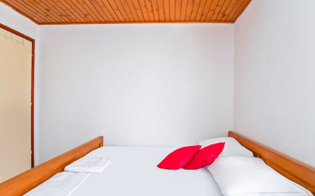 Scenic Apartment in Pakoštane Near Sea And Town Centre