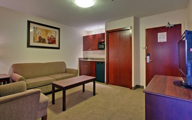 Holiday Inn Express Hotel & Suites WHITECOURT, an IHG Hotel