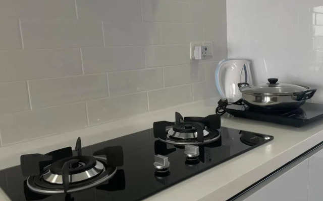 Suites with Infinity Pool at Georgetown B11