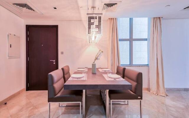 Luxury Apartment Steps Away From Everything!