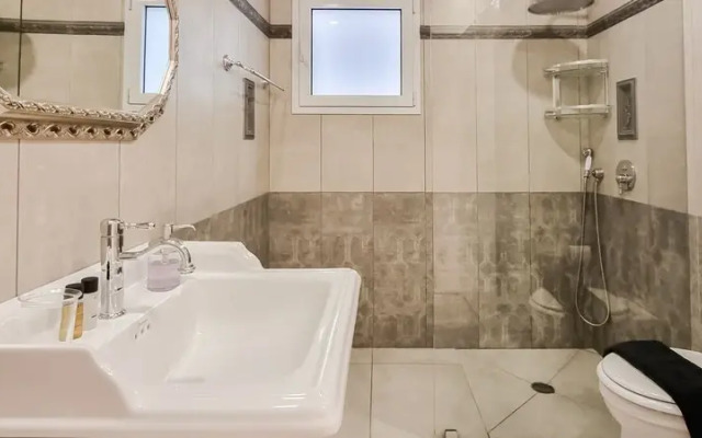 Charming 2BDR apt W Private Garden TL41