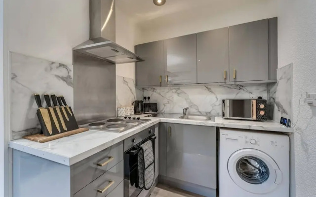 Garden Flat - Stylish - Modern Flat - Near Balloch