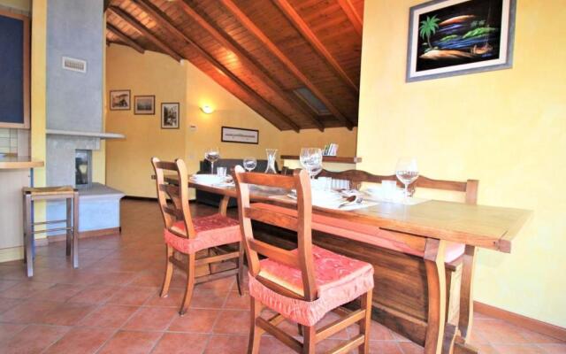 A Lovely Picture on the Lake