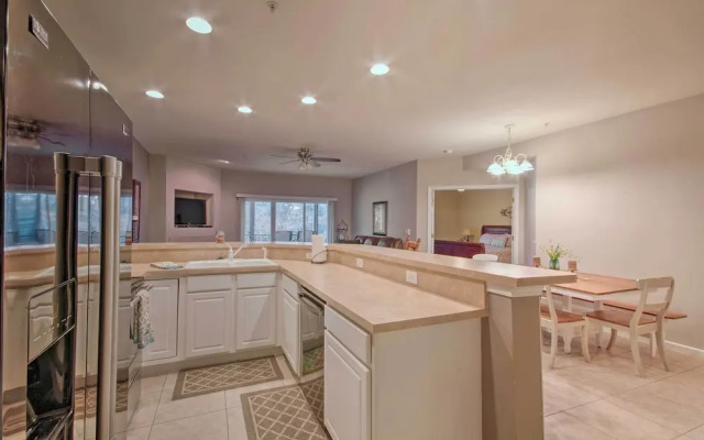 Spacious Lakefront Condo w/ Views in Camdenton!