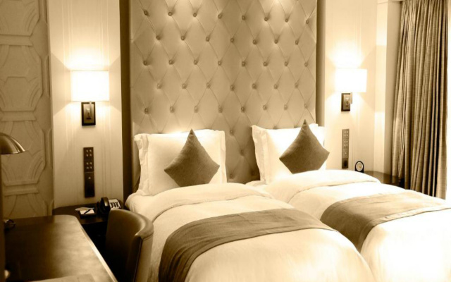Paramount Gallery Hotel - Image 4