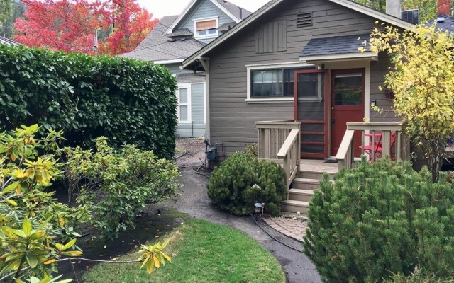 '1900' Guest House ~ Near OSF