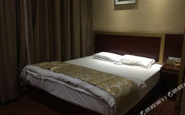 Yatai Business Hotel