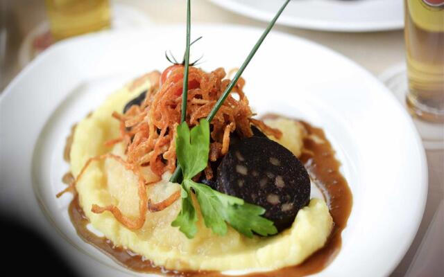 Hotel Mondial am Dom Cologne MGallery Collection