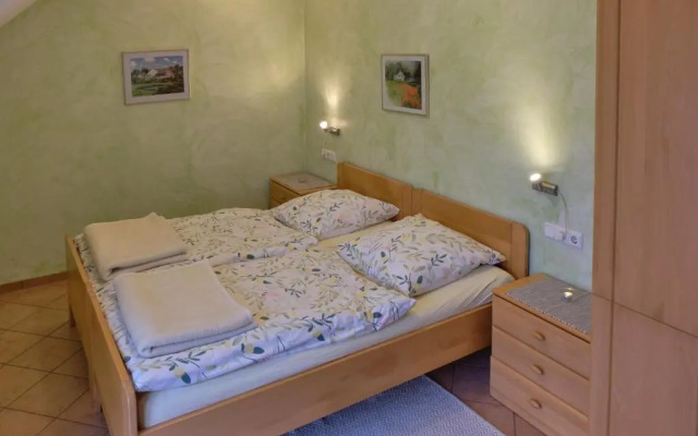 4 Kreuzstraße Laaschhof