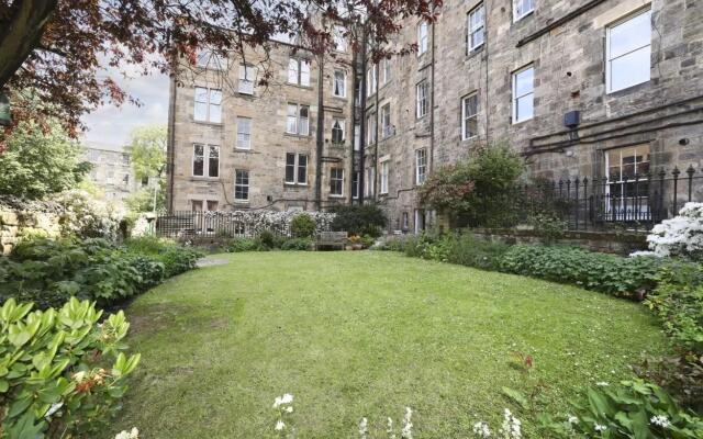 ALTIDO Stunning 1-bed maisonette in the New Town