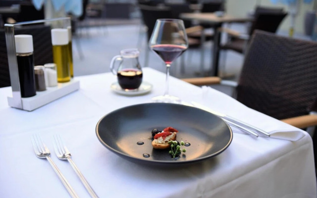 Santiny Hotel & Restaurant