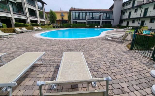 Le Terrazze Sul Lago Residence & Hotel