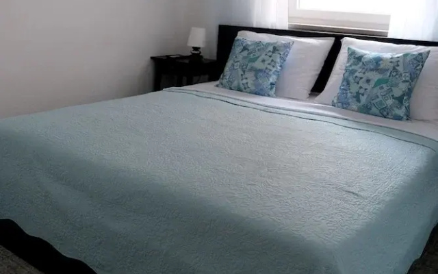 Oval Main Square Apartment
