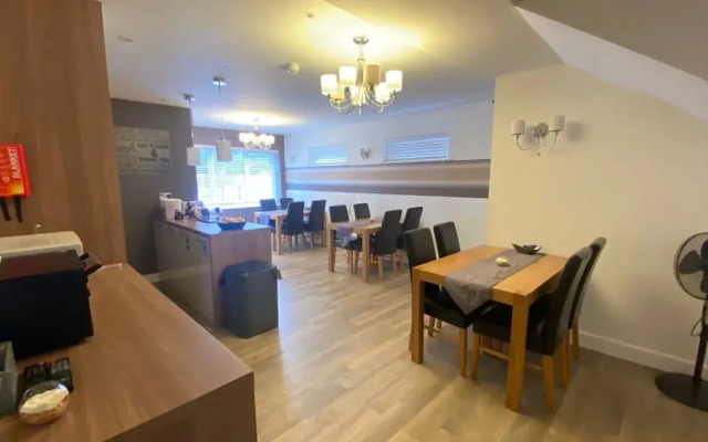 Deepcut Lodge Bed and Breakfast Self Service