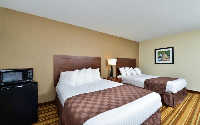 Rock Island Inn & Suites Marshalltown