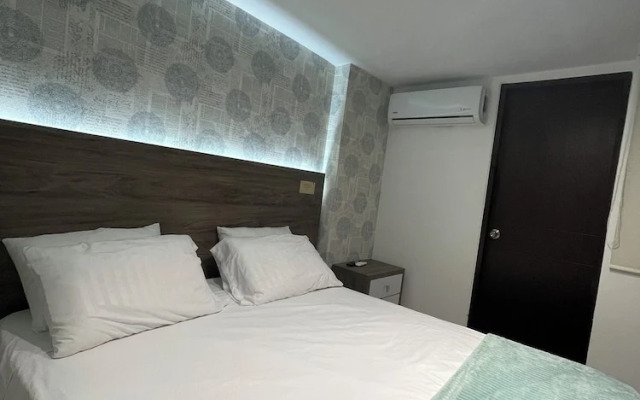 Luxury Liv Limonar