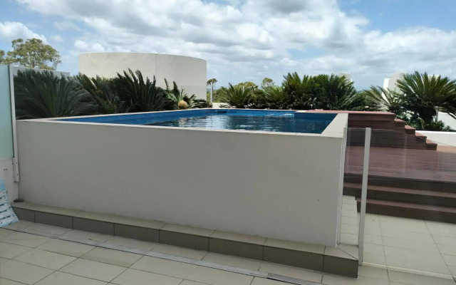 Kirra Surf Apartments
