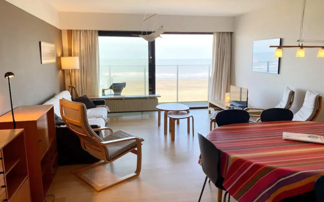 Apartment in Nieuwpoort by the Beach