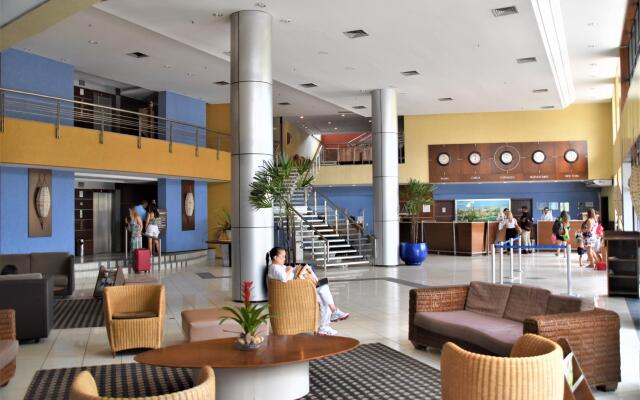 SEAFLATS Iate Plaza Hotel