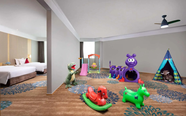 Ramada Encore by Wyndham Linyi