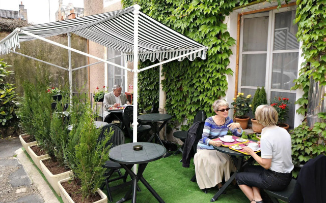 Citôtel le Plat dEtain