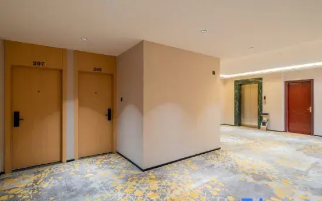 Yechain Hotel (Nanning Wuming Bus Passenger Transport Terminal)