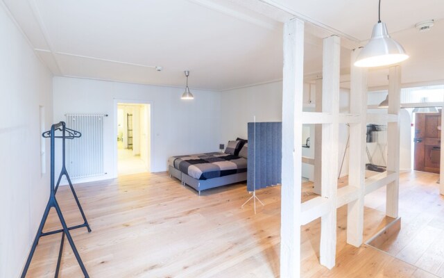 AIRSTAY Luxury Villa