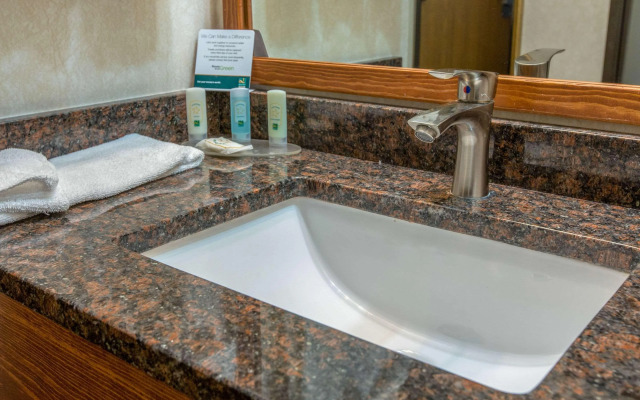 Quality Inn & Suites University