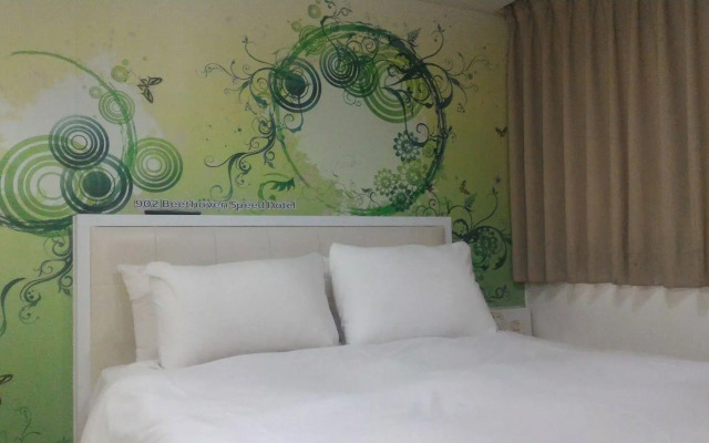 Beethoven Express Hotel