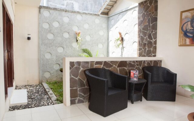 RedDoorz Plus near Mall Roxy Banyuwangi