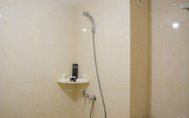 Comfortable Studio Apartment at Springlake Summarecon