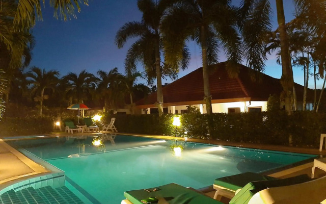 Smile House & Pool