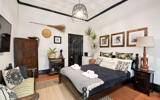 Manly Waves Studios & Apartments