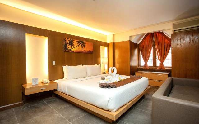 Crown Regency Beach Resort