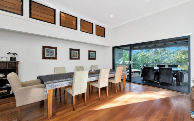 Elouera at Greenfields Beach 4pm Check Out Sundays